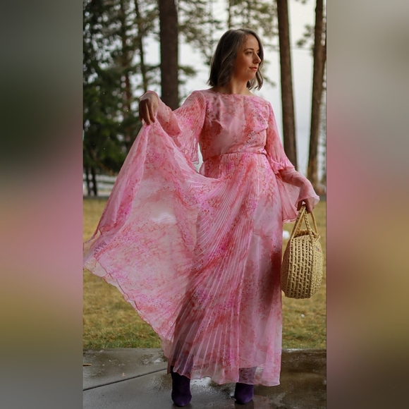 70s Pleated Floaty Long Sleeve Maxi Dress - Picture 4 of 7